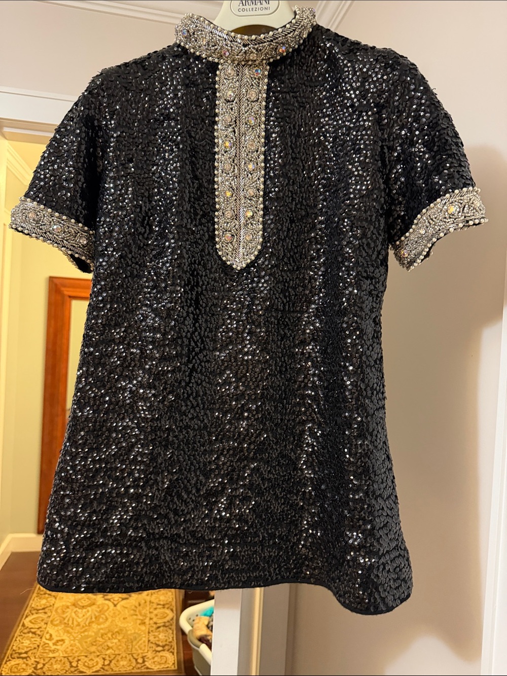 De Paul New York 1950 wool Black Sequin Short-Sleeve Top with Beaded Trim size 8